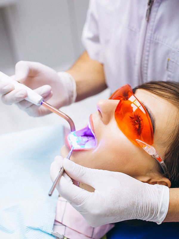 https://sunrisedentalclinic.ca/wp-content/uploads/2022/10/Teeth-Whitening.jpg